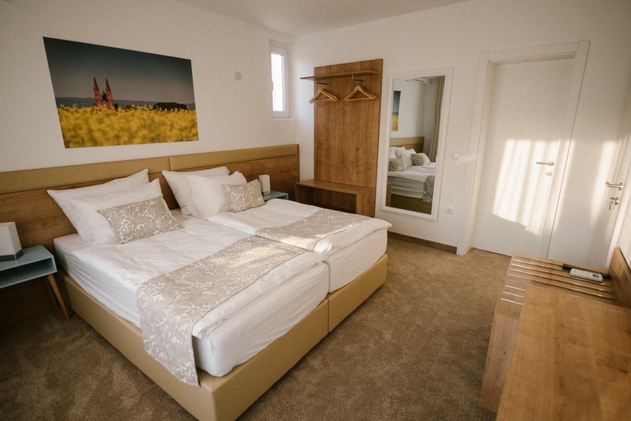 2I Rooms Dakovo Exterior photo